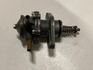 Gereviseerde benzinepomp 356 B/C & 912