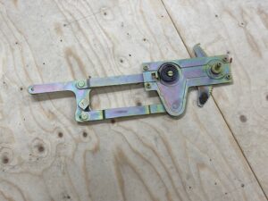 Raammechanisme links coupe